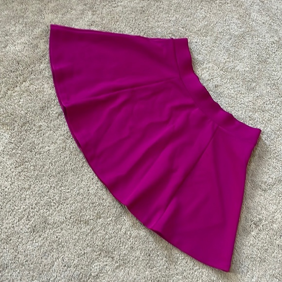 Flirty Trio - Picture 4 of 16